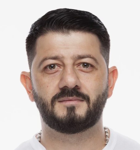 Михаил Галустян